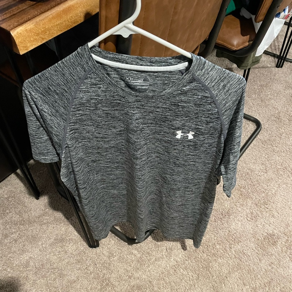 Under armour dry fit t shirt